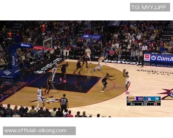 詹姆斯第四节表现惊艳但功亏一篑本场贡献13分5篮板2抢断 詹姆斯第四节表现惊艳但功亏一篑本场贡献13分5篮板2抢断