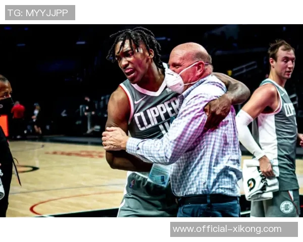 曼恩表现出色12投5中斩获15分外加1篮板6助攻2抢断助力球队胜利